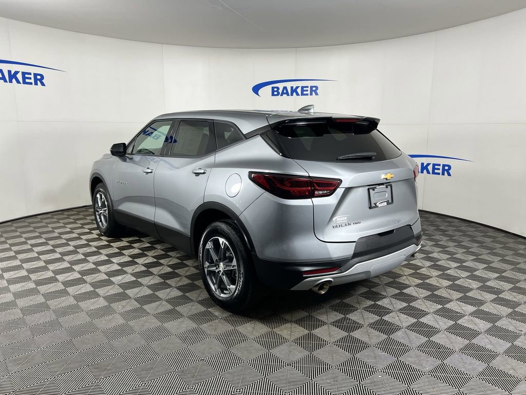 Used 2025 Sterling Gray Chevrolet LT w/2LT image 7