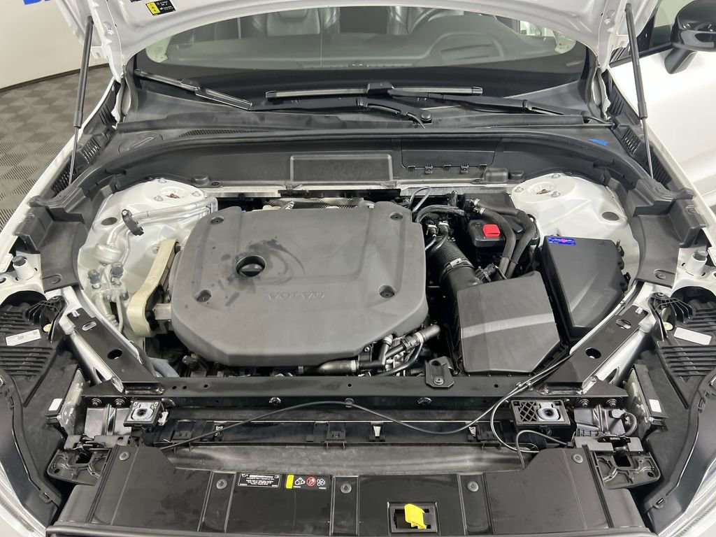 Used 2023 Crystal White Volvo B6 AWD Ultimate Dark image 30