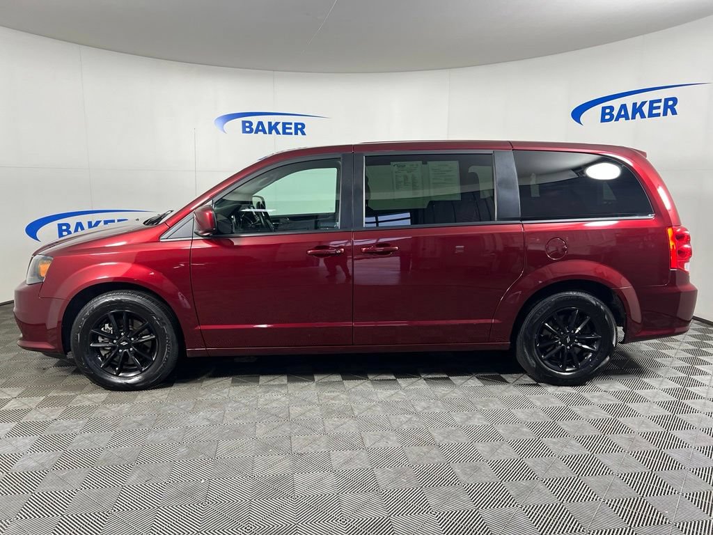 Used 2020 Octane Red Pearlcoat Dodge SXT image 2