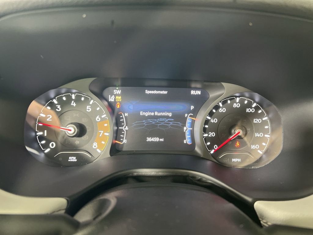 Used 2023 Diamond Black Crystal Pearlcoat Jeep Limited image 12