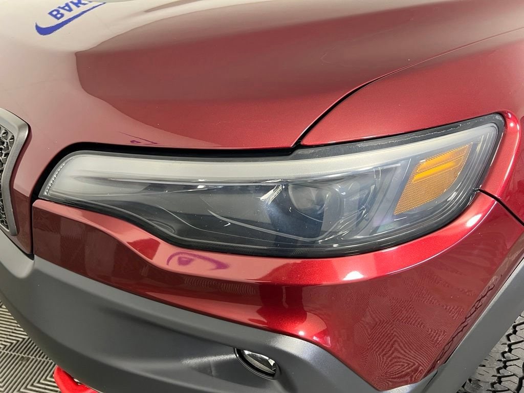 Used 2020 Velvet Red Pearlcoat Jeep Trailhawk image 30