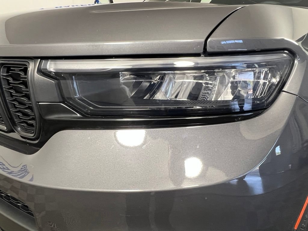 Used 2023 Baltic Gray Jeep L Laredo image 33