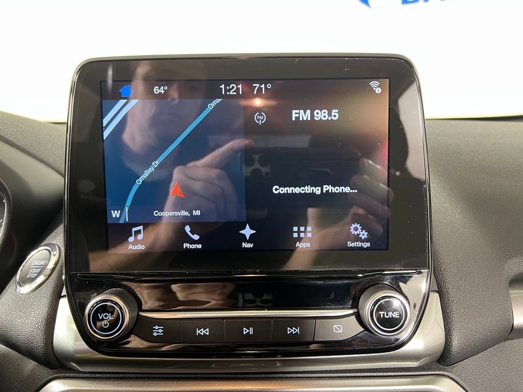 Used 2018 Ruby Red Metallic Ford SE image 24