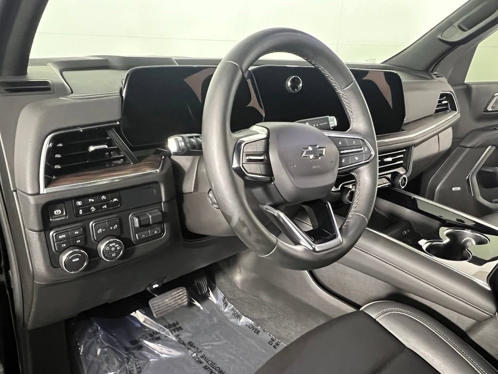 Used 2025 Black Chevrolet Premier image 21