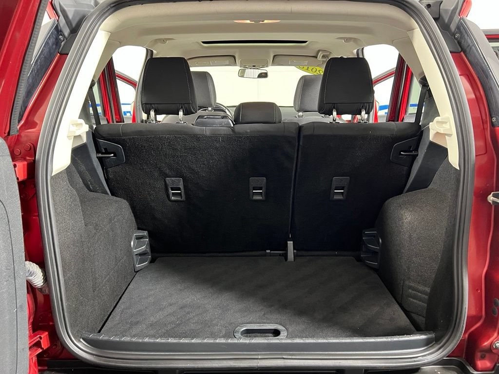 Used 2018 Ruby Red Metallic Ford SE image 14