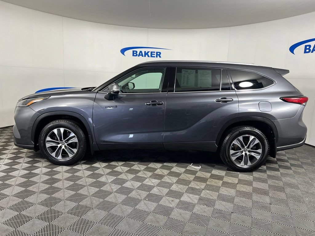 Used 2021 Magnetic Gray Metallic Toyota XLE image 2