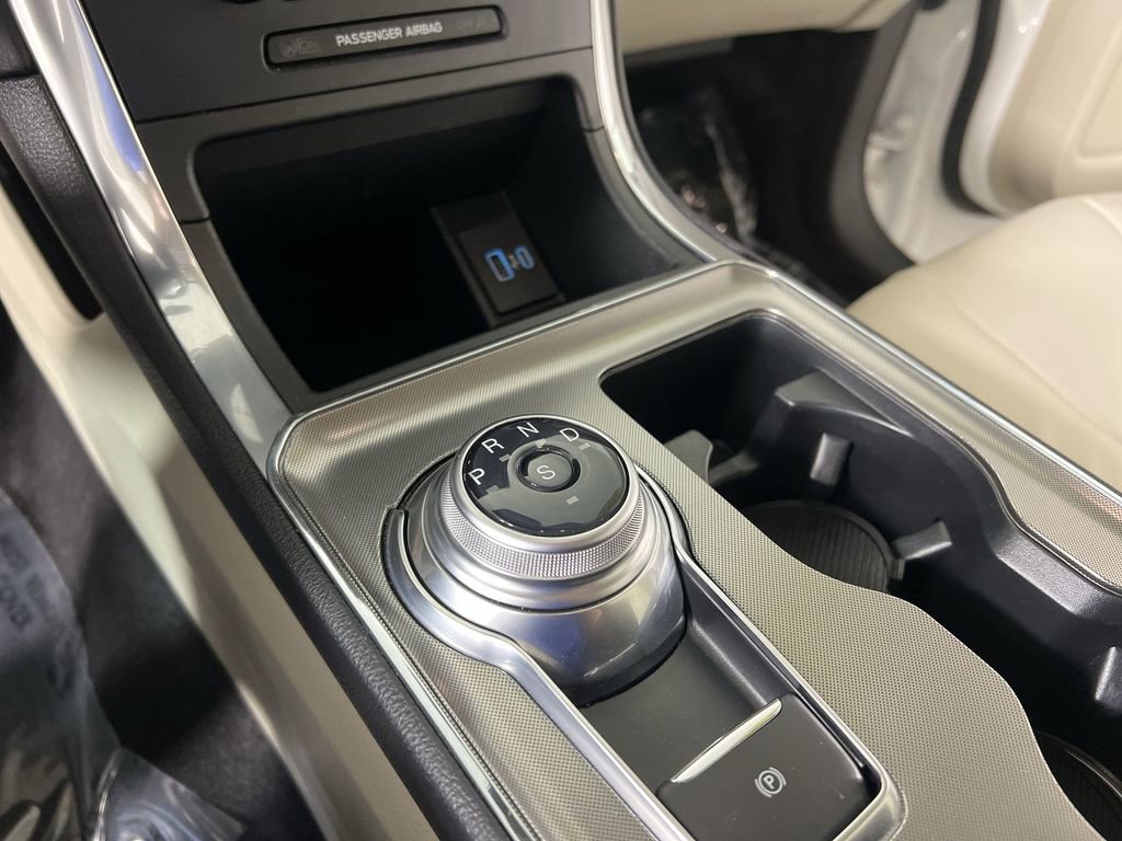 Used 2022 Star White Tri-Coat Ford Titanium image 17