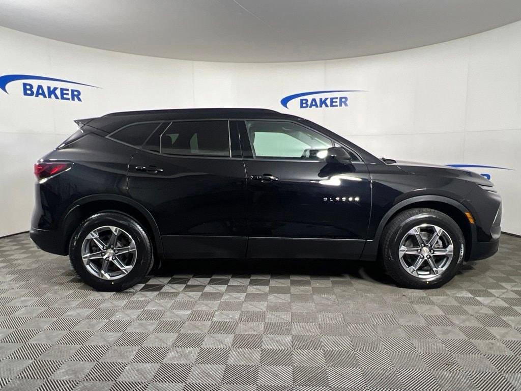 Used 2023 Black Chevrolet LT w/2LT image 7
