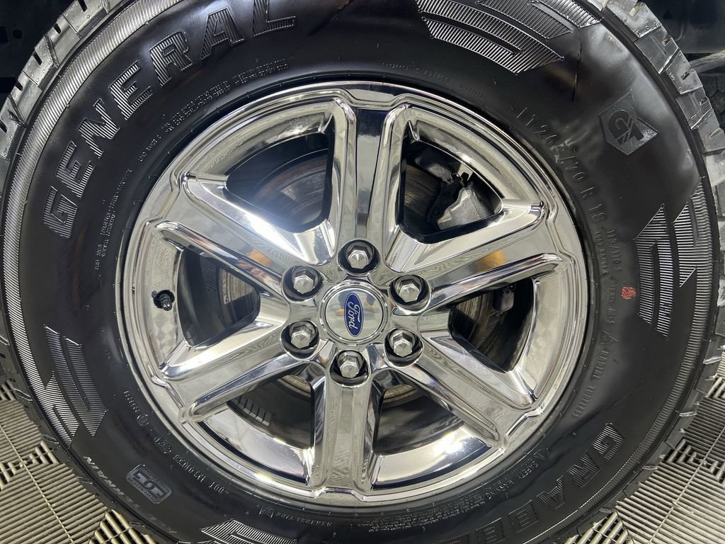 Used 2025 Oxford White Ford XLT image 31