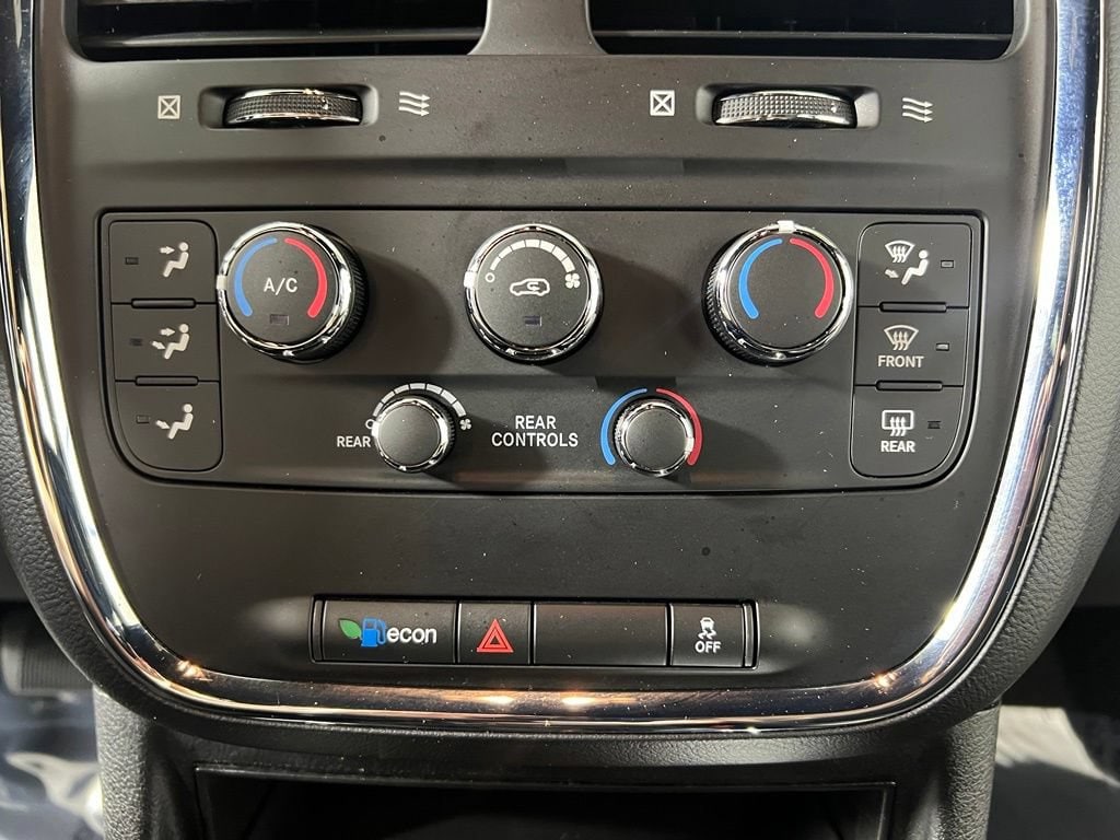 Used 2020 Octane Red Pearlcoat Dodge SXT image 26