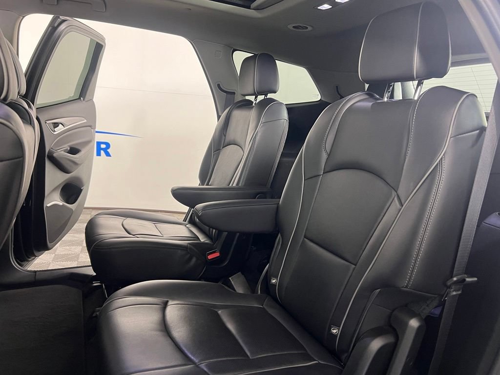 Used 2019 Ebony Twilight Buick Avenir image 17