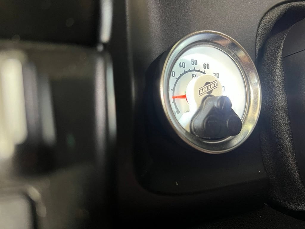 Used 2017 Silver Ice Chevrolet Premier image 26