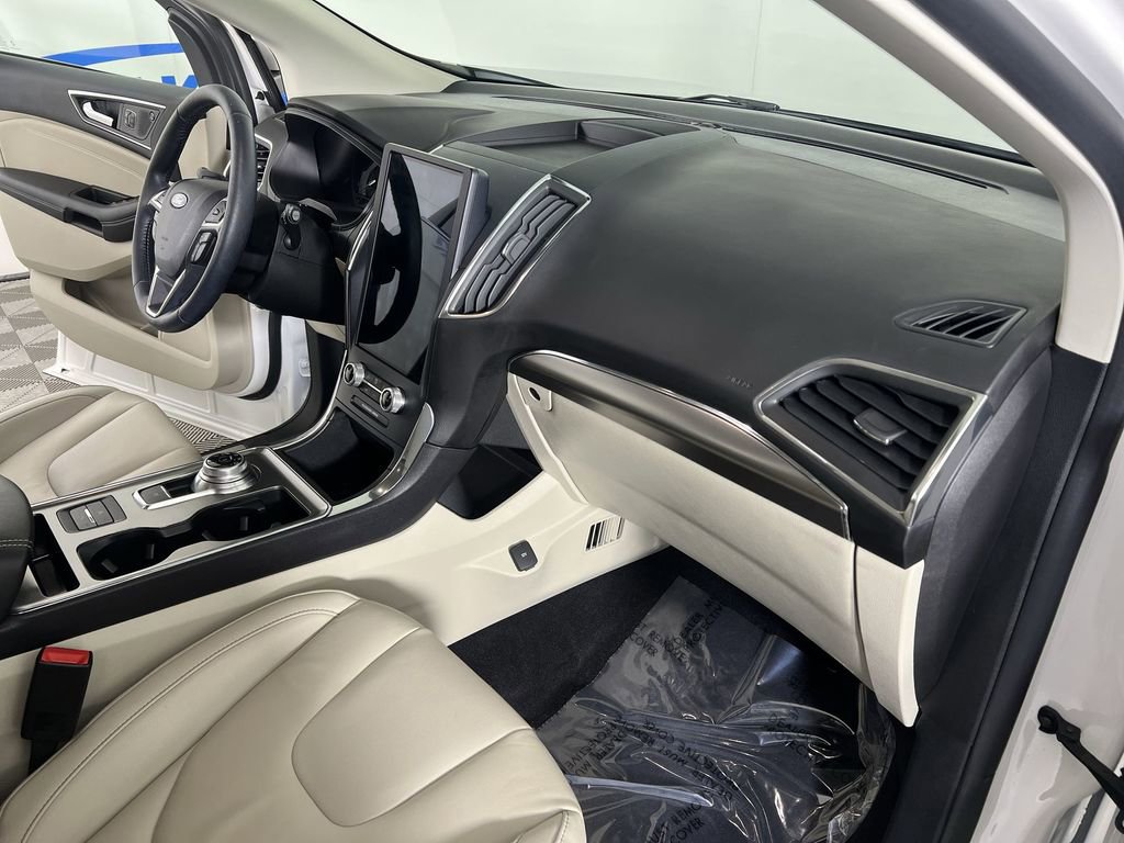 Used 2022 Star White Tri-Coat Ford Titanium image 29