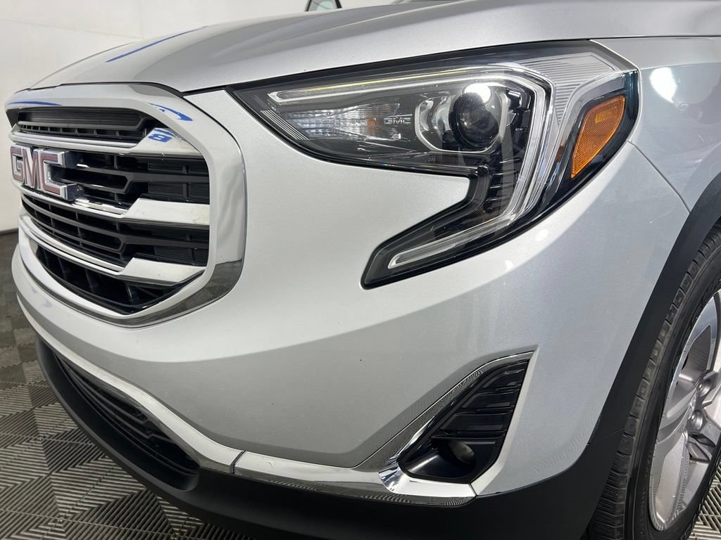 Used 2018 Quicksilver GMC SLT image 31