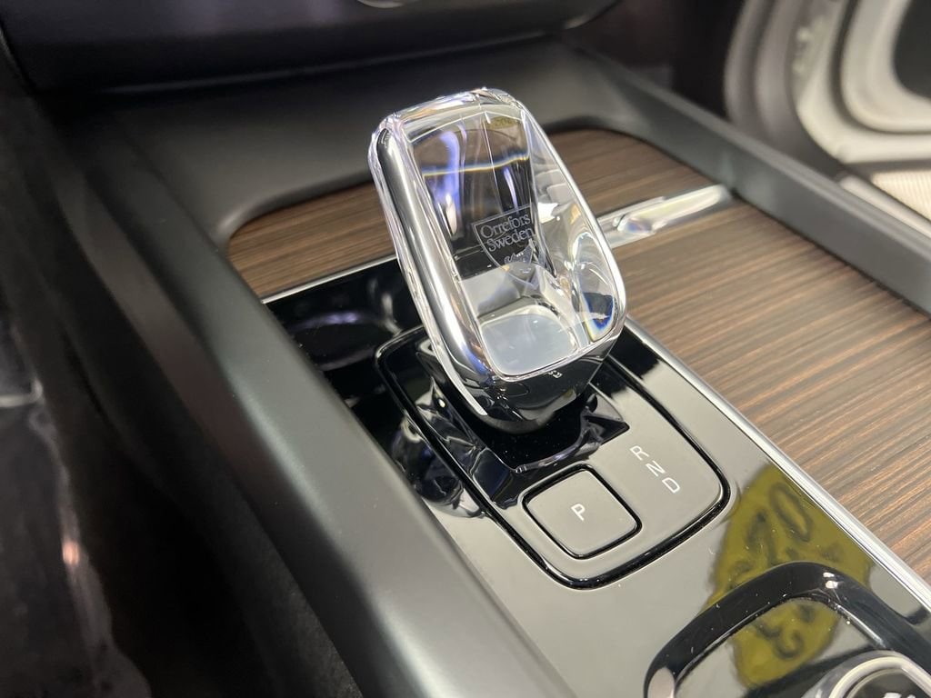 Used 2023 Crystal White Volvo B6 AWD Ultimate Dark image 16