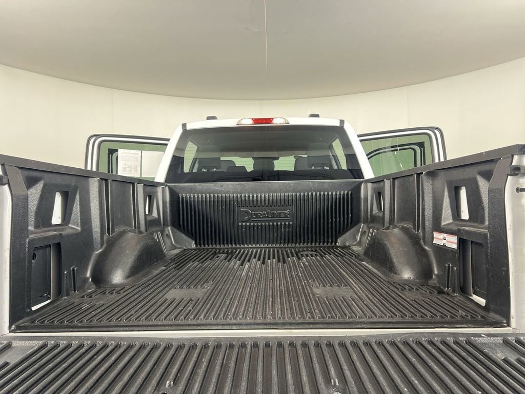 Used 2025 Oxford White Ford XLT image 24