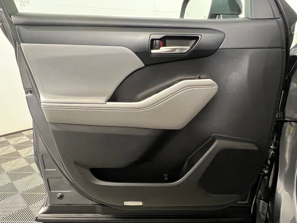 Used 2021 Magnetic Gray Metallic Toyota XLE image 18