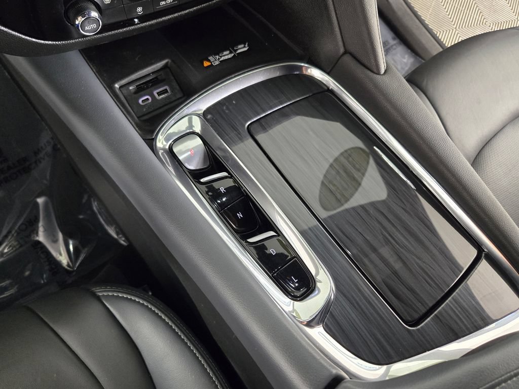 Used 2023 Ebony Twilight Buick Essence image 22