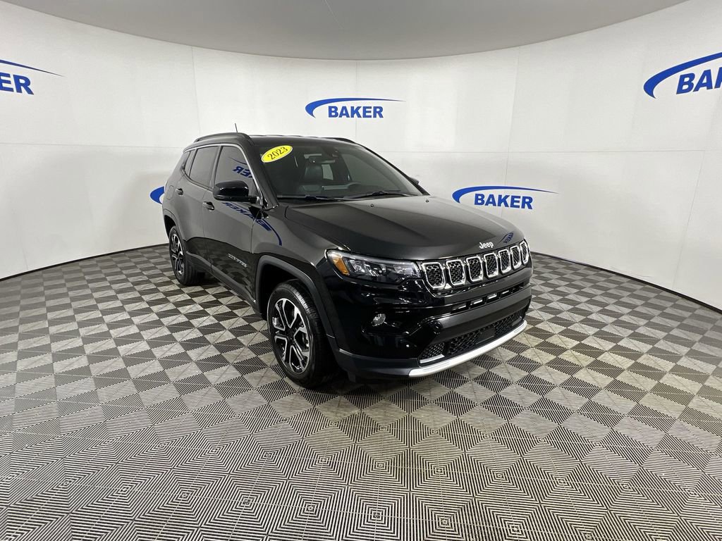 Used 2023 Diamond Black Crystal Pearlcoat Jeep Limited image 2
