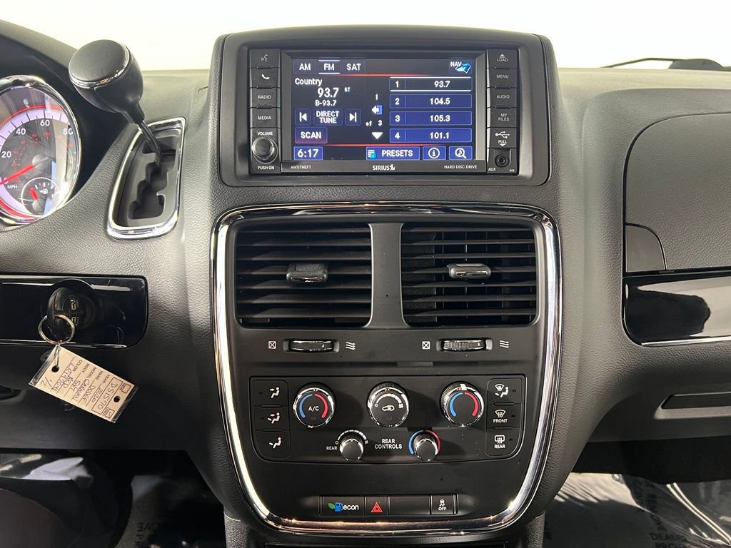 Used 2020 Octane Red Pearlcoat Dodge SXT image 25