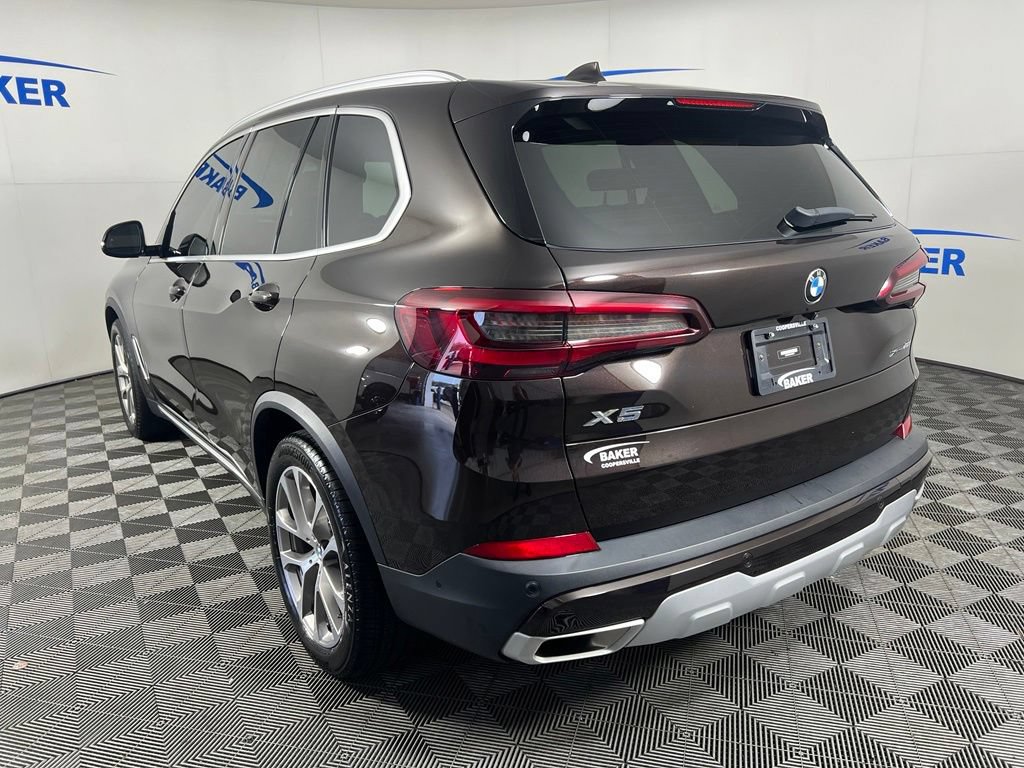 Used 2022 Sparkling Brown BMW xDrive40i image 3