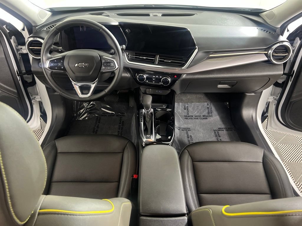 Used 2025 Summit White Chevrolet ACTIV image 10