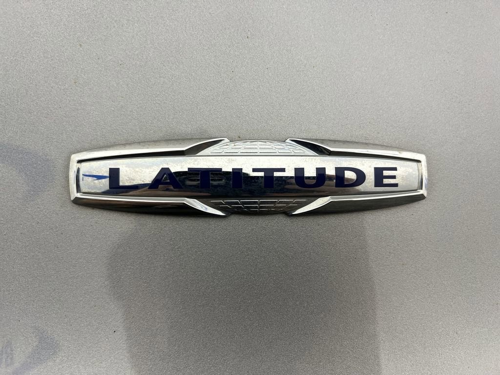 Used 2019 Billet Silver Jeep Latitude Plus 4x4 image 31