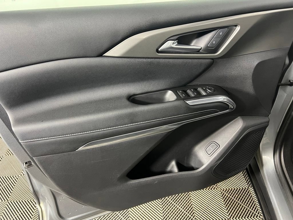 Used 2024 Sterling Gray Chevrolet LT image 16