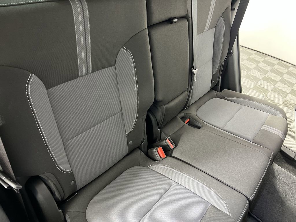 Used 2025 Sterling Gray Chevrolet LT w/2LT image 26