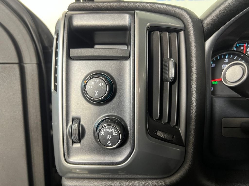 Used 2014 Black Chevrolet LT image 29