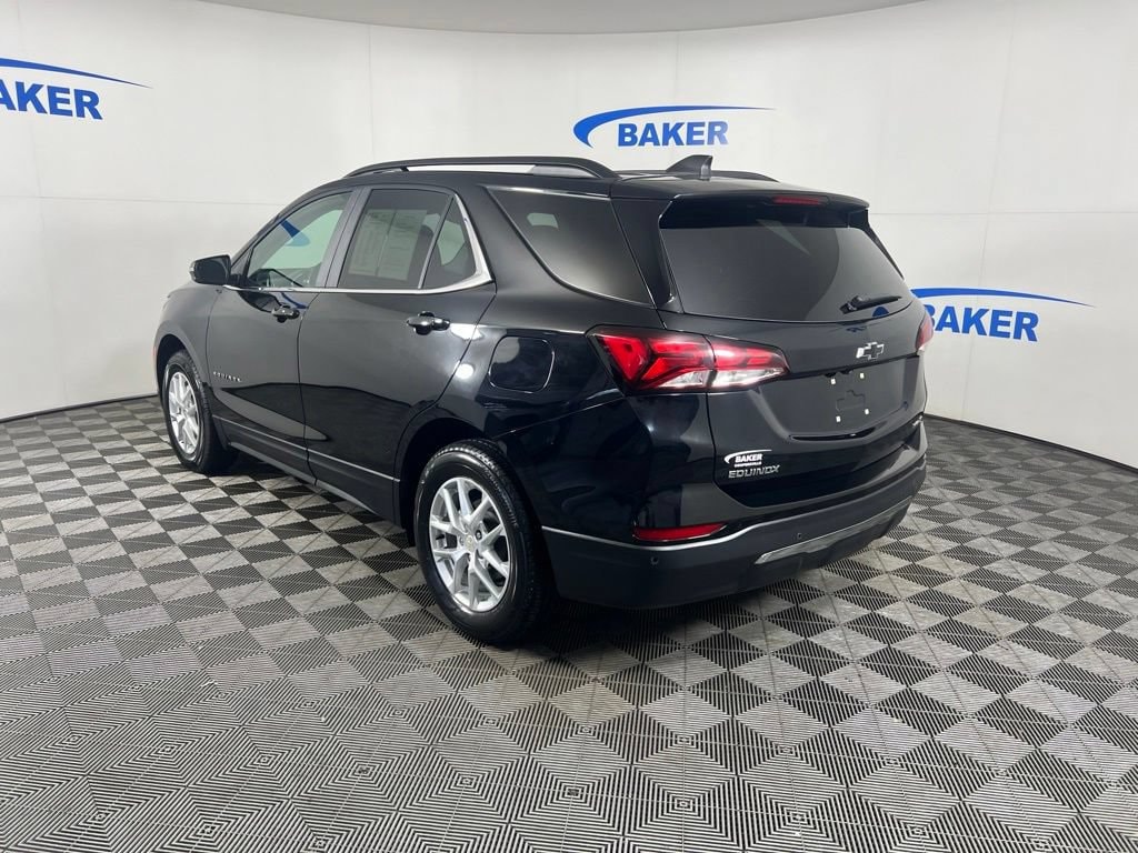 Used 2024 Mosaic Black Metallic Chevrolet LT w/1LT image 3