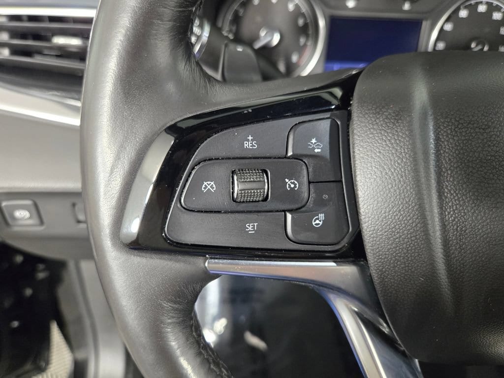 Used 2023 Ebony Twilight Buick Essence image 20