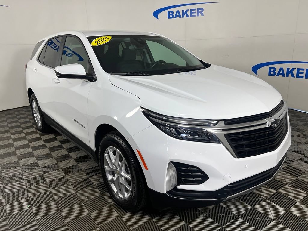 Used 2024 Summit White Chevrolet LT w/1LT image 8