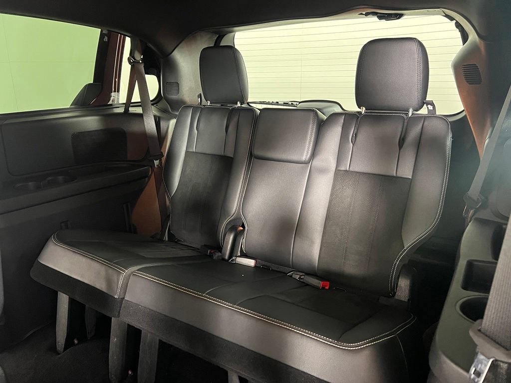 Used 2020 Octane Red Pearlcoat Dodge SXT image 17