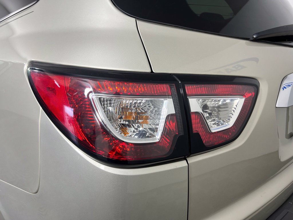 Used 2013 Champagne Silver Chevrolet 1LT image 34