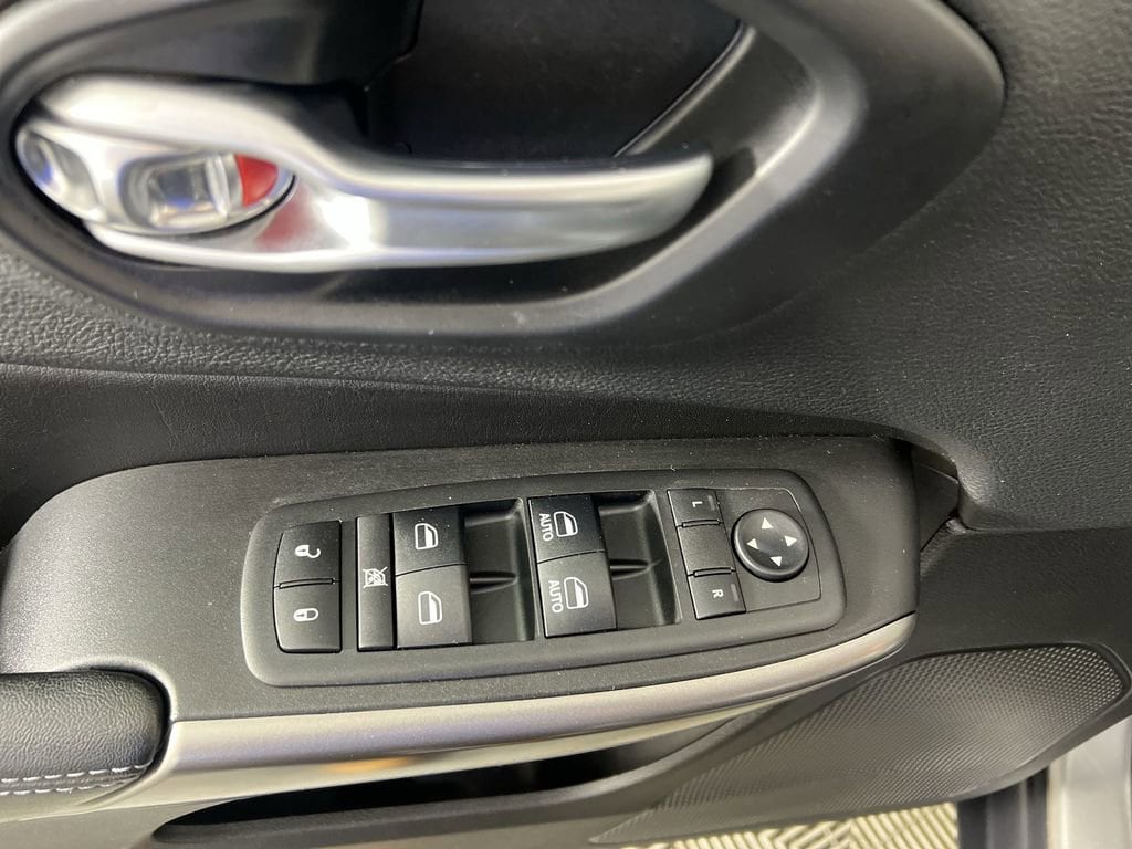 Used 2019 Billet Silver Jeep Latitude Plus 4x4 image 22