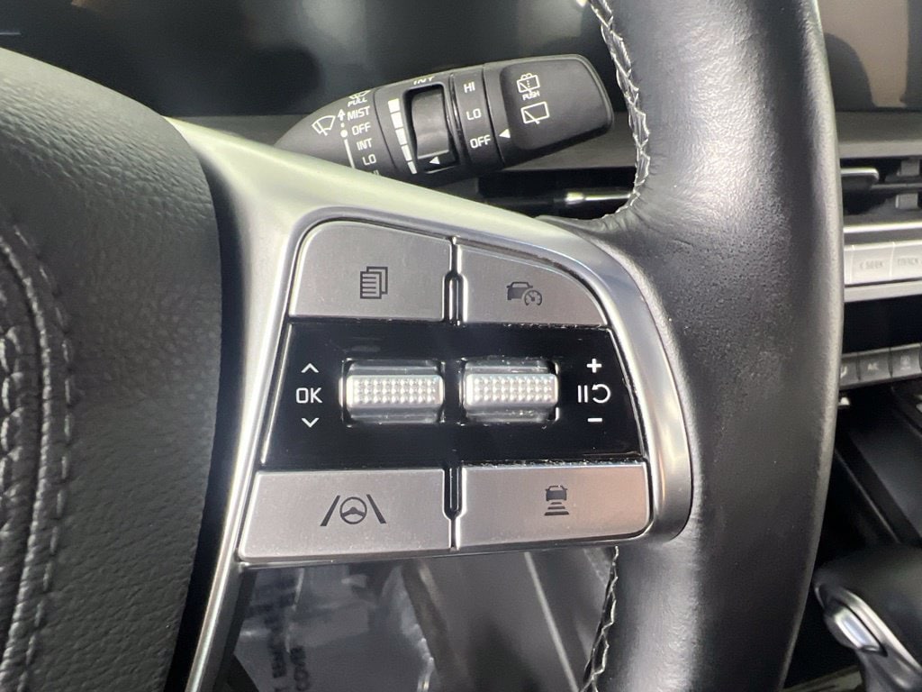 Used 2023 Wolf Gray Kia EX X-Line image 21
