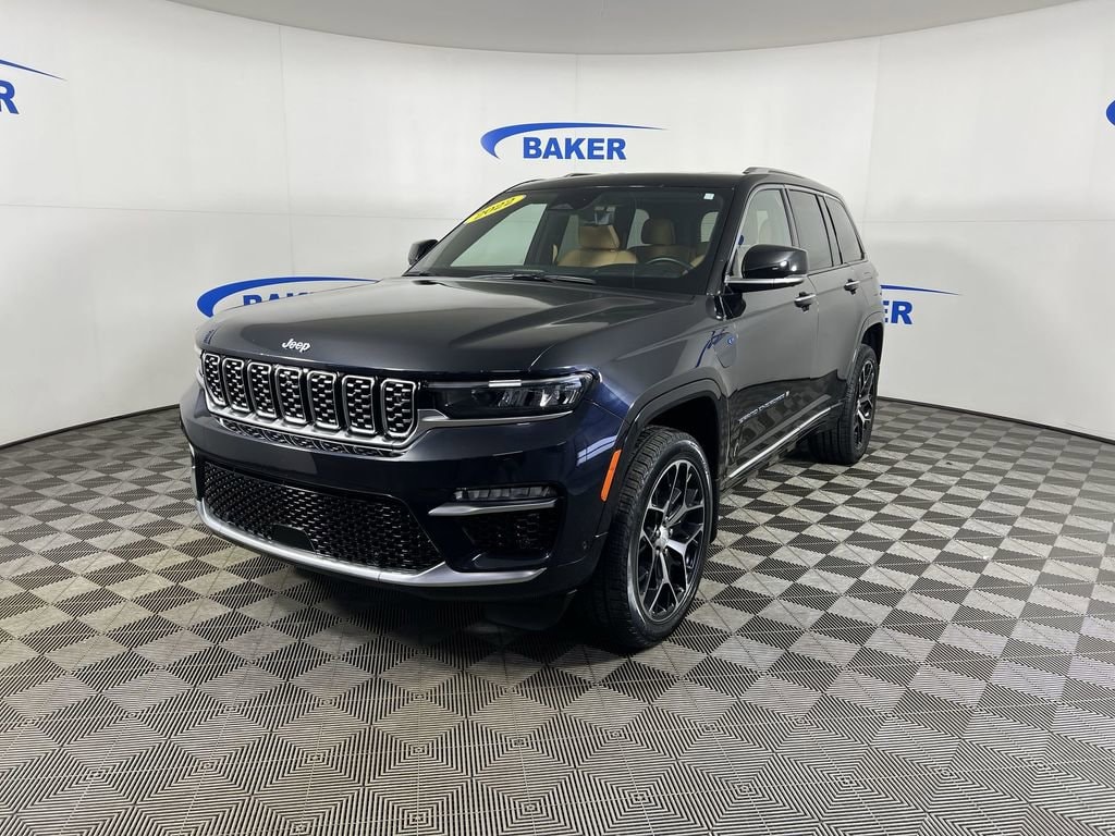 Used 2022 Midnight Sky Jeep Summit image 5