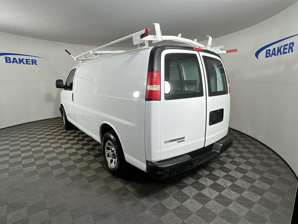 Used 2012 Summit White Chevrolet Work Van image 7