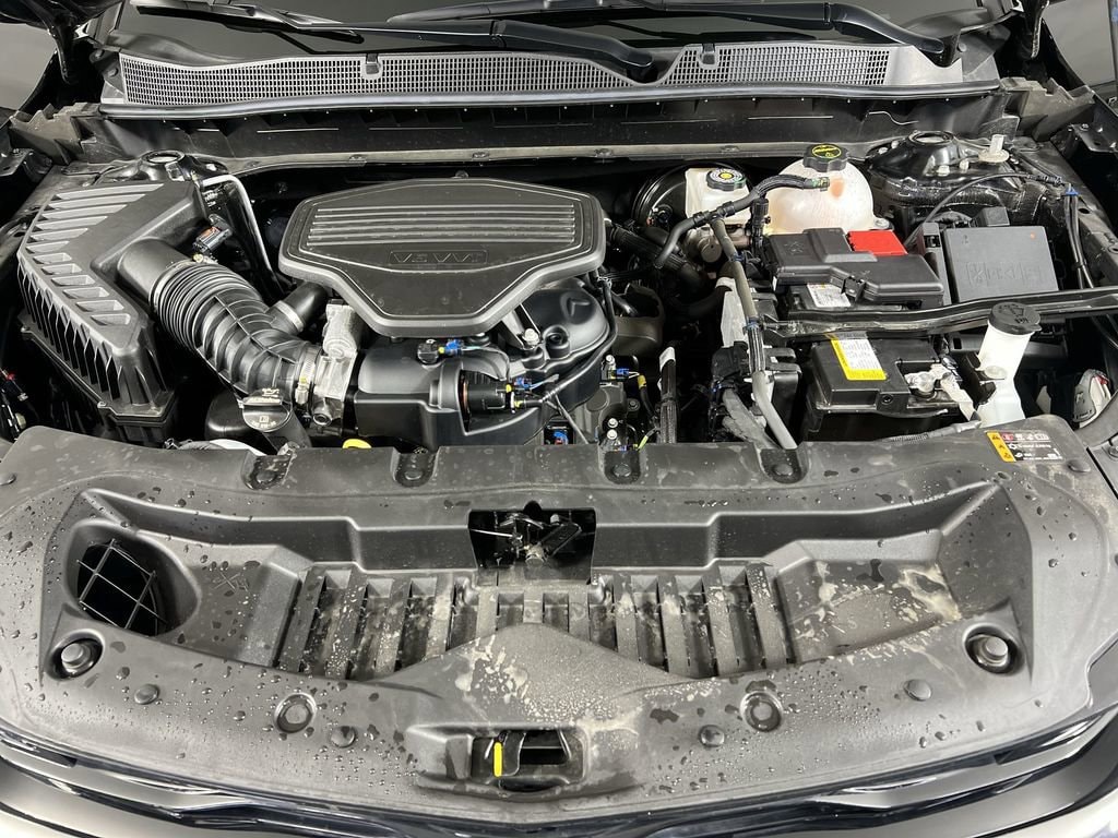 Used 2025 Black Chevrolet RS image 31