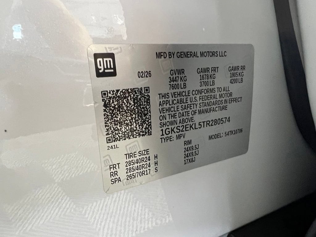 Used 2026 Glacier White Tricoat GMC Denali Ultimate image 48