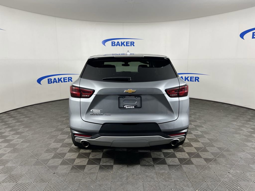 Used 2025 Sterling Gray Chevrolet LT w/2LT image 8