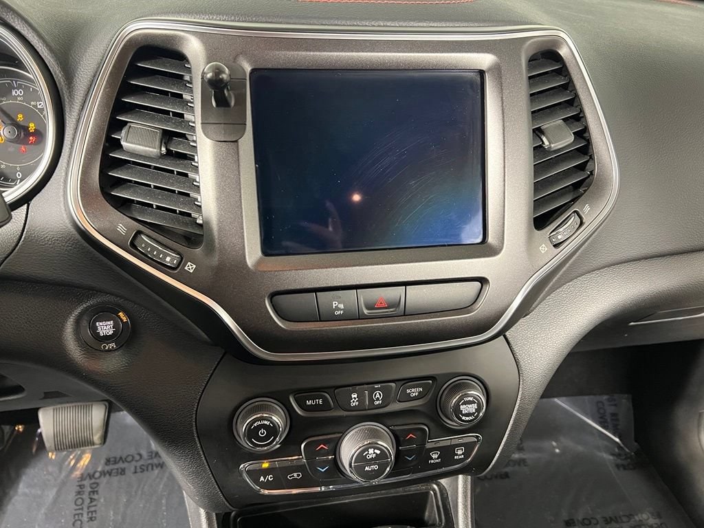 Used 2020 Velvet Red Pearlcoat Jeep Trailhawk image 22