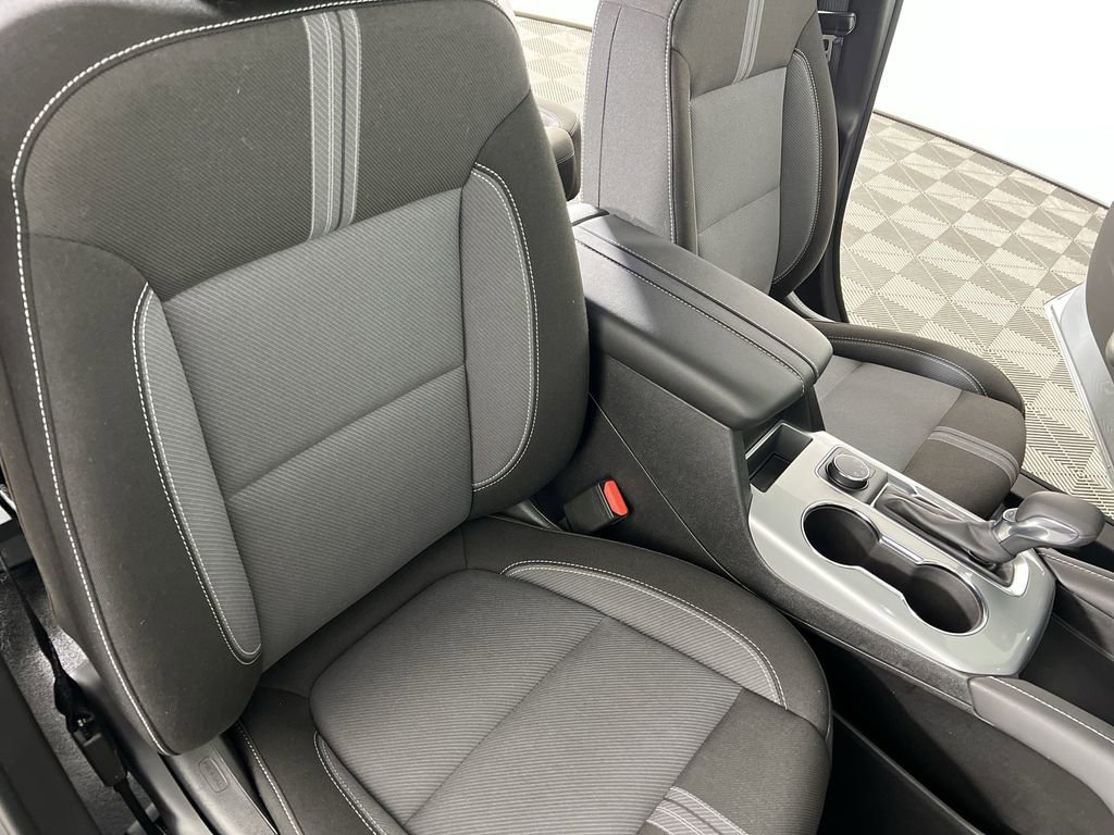 Used 2025 Sterling Gray Chevrolet LT w/2LT image 27