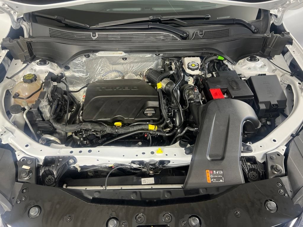 Used 2025 Summit White Chevrolet ACTIV image 25