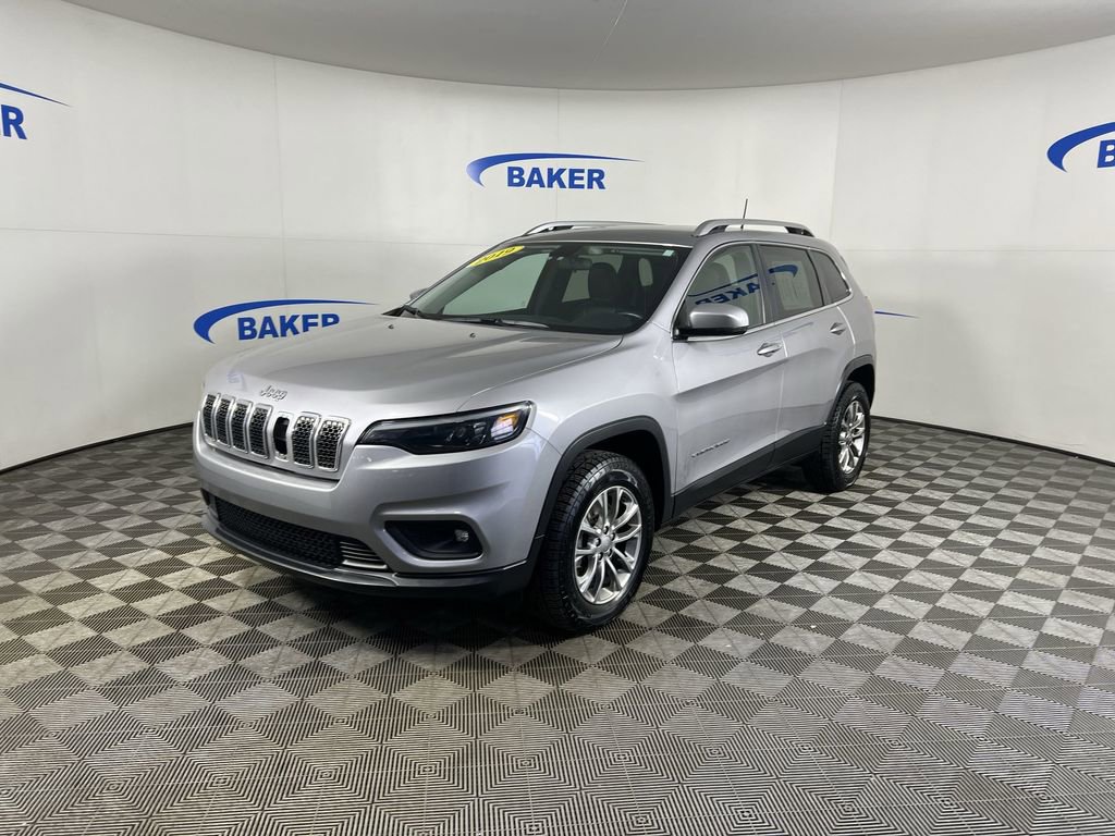 Used 2019 Billet Silver Jeep Latitude Plus 4x4 image 5
