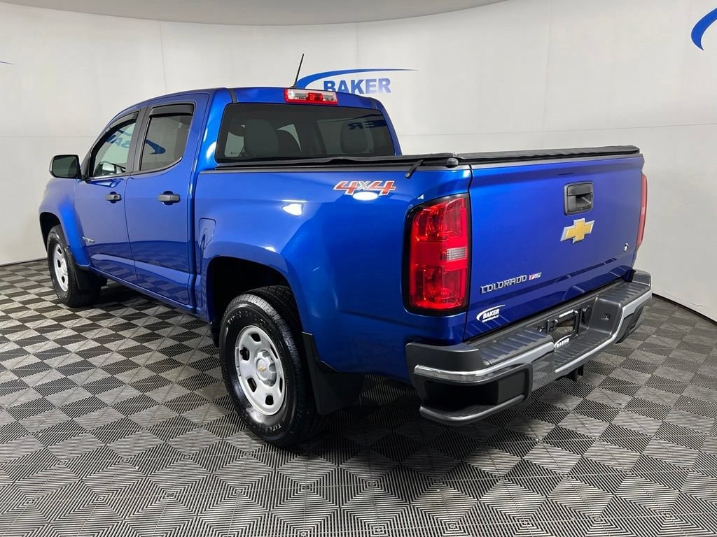 Used 2018 Kinetic Blue Chevrolet WT image 3