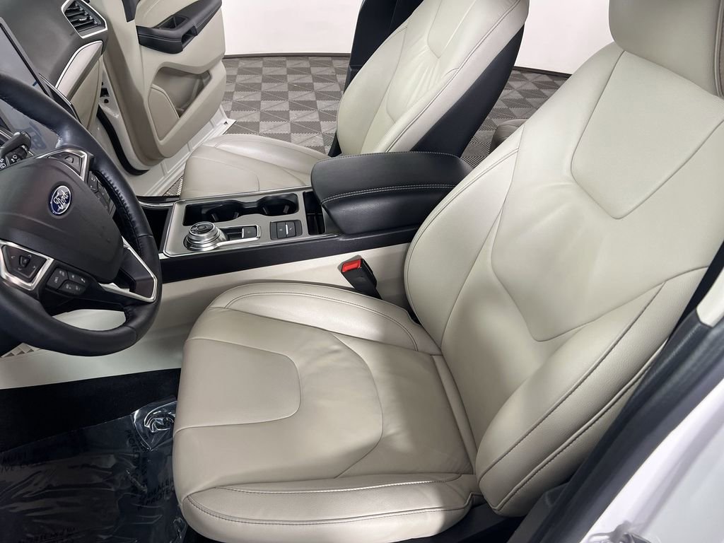 Used 2022 Star White Tri-Coat Ford Titanium image 20