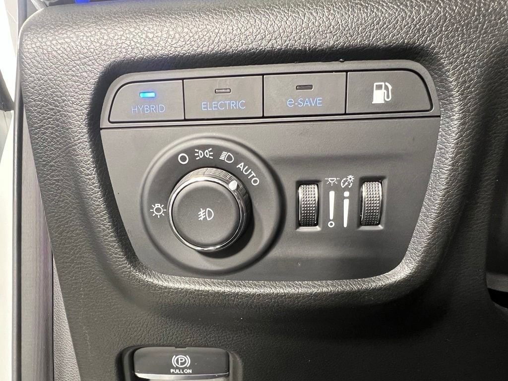 Used 2022 Bright White Jeep Overland image 32