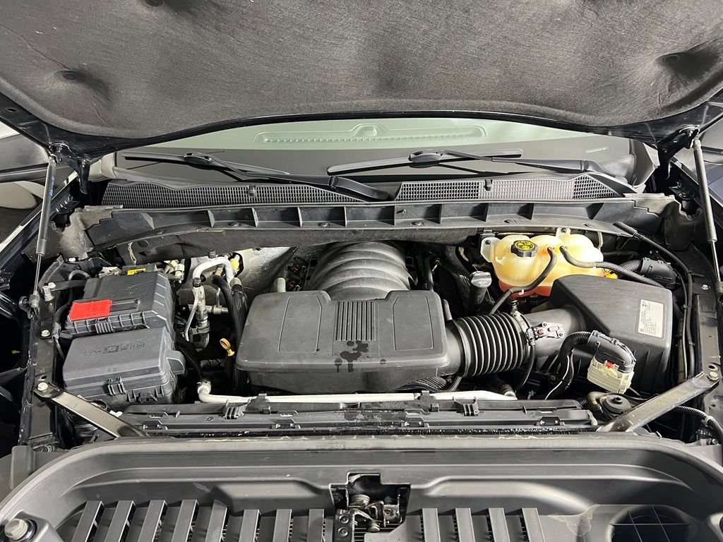 Used 2019 Onyx Black GMC SLE image 31